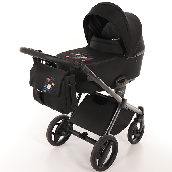 Детская коляска Invictus V-Plus 3 в 1 - Фото